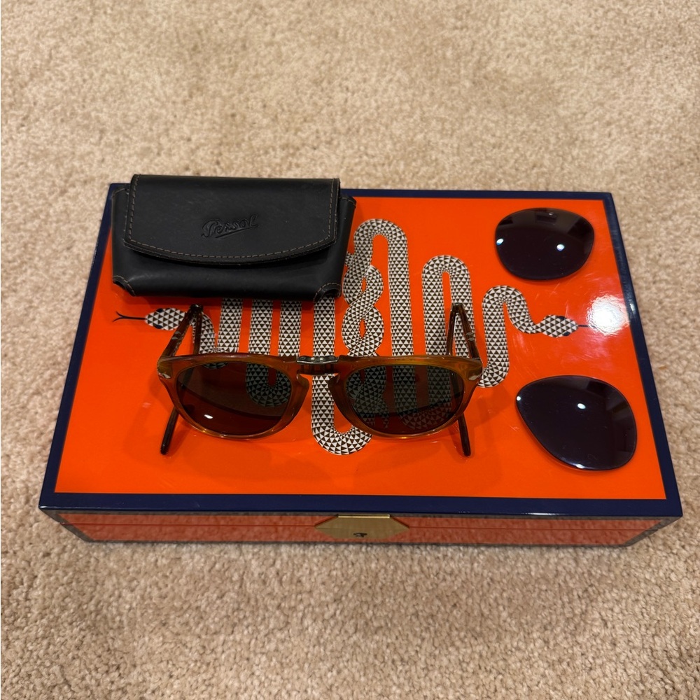 Persol 714 Steve McQueen SM Sunglasses with Case and Extra Lenses